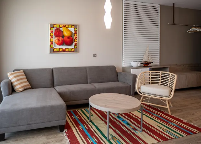 Romance Hotel And Family Suites