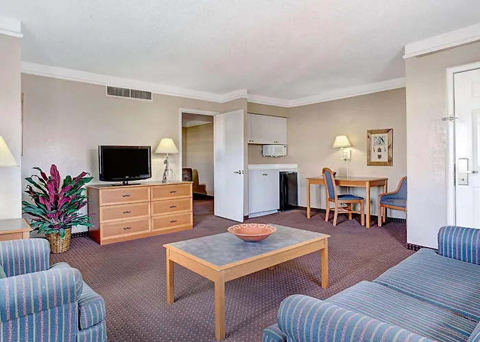 Days Inn By Wyndham Tucson City Center
