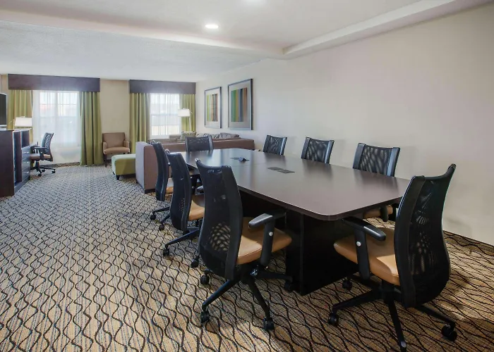Wingate By Wyndham Roseville/Detroit
