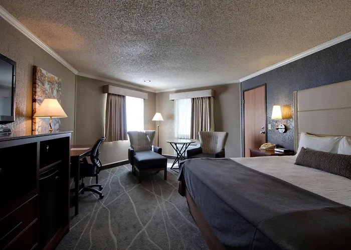 Best Western Harbour Pointe Lakefront