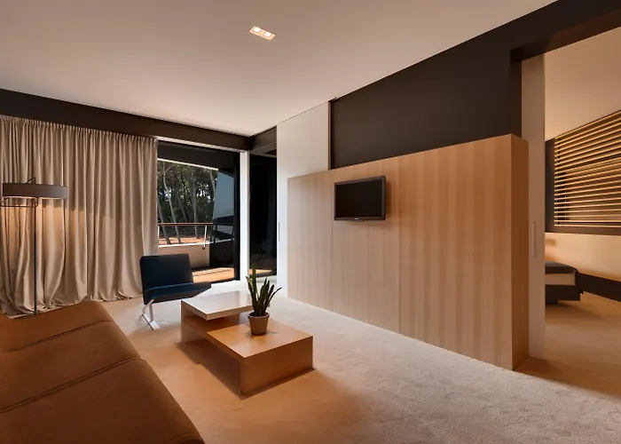 Lone Hotel By Maistra Collection