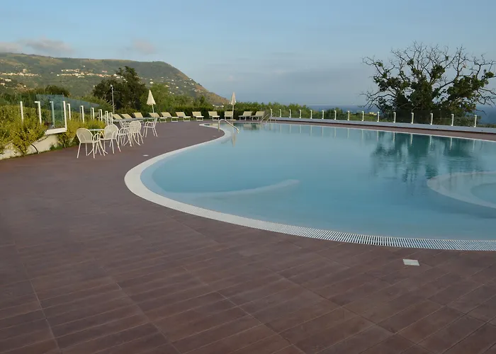 Hotel MARINELLA - Private Free Parking - Grotticelle Beach 200 m