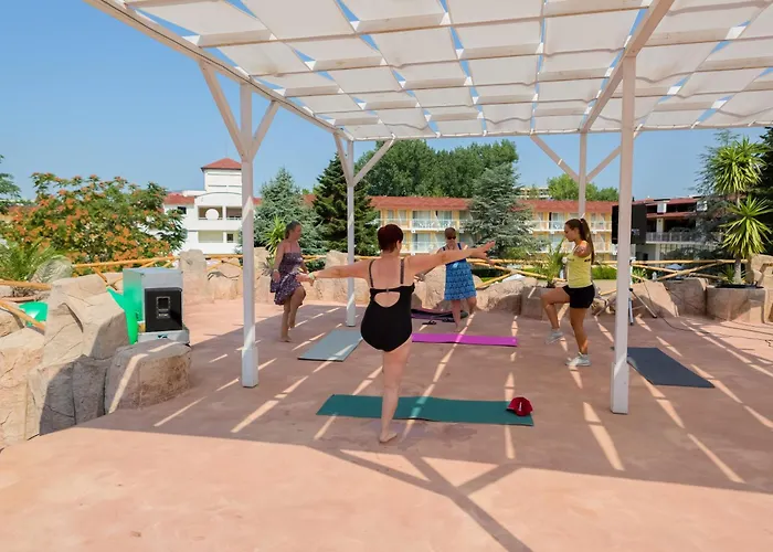 Dit Evrika Beach Club Hotel