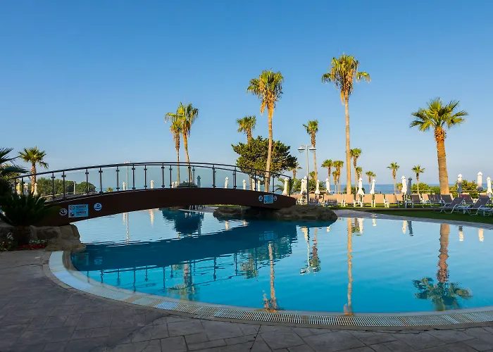 Leonardo Laura Beach & Splash Resort Klorakas