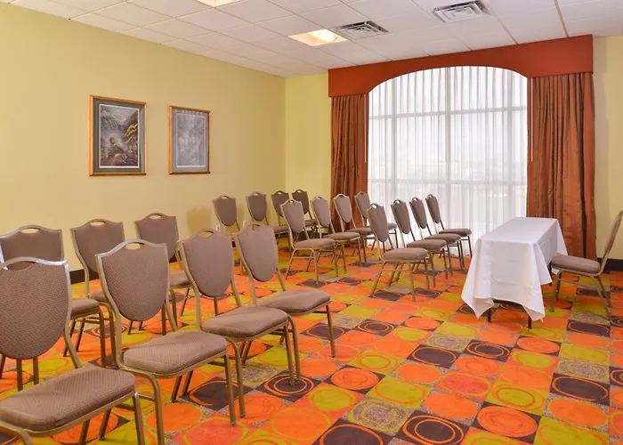 Ramada Plaza By Wyndham Sheridan Hotel & Convention Center