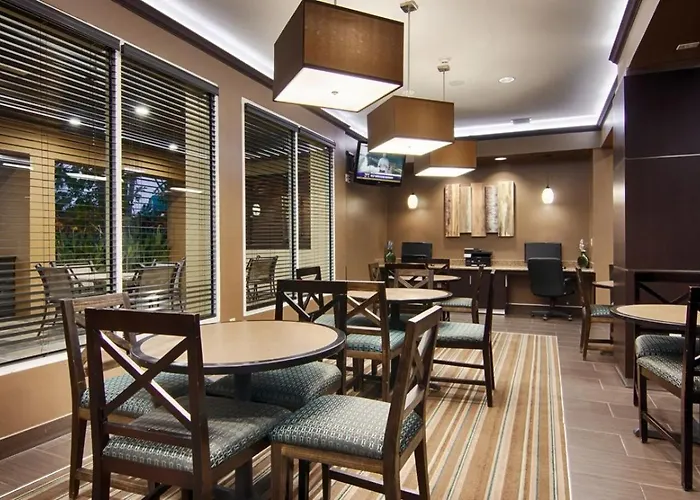 Best Western Plus Seawall Inn & Suites By The Beach