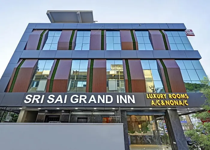 Itsy Hotels Sri Sai Grand Inn Near Mg Road & Pvp Mall