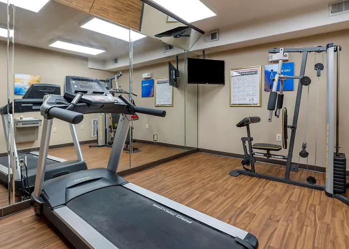 Comfort Inn & Suites Cincinnati Uptown Clifton
