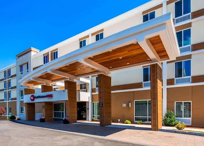 Best Western Plus North Shore Hotel