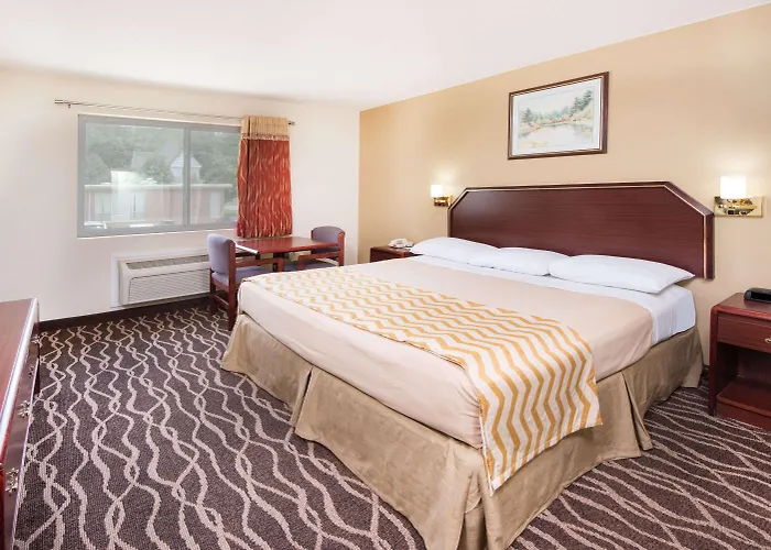 Travelodge By Wyndham Terre Haute