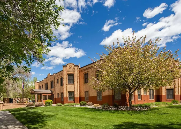 Best Western Plus Plaza Hotel