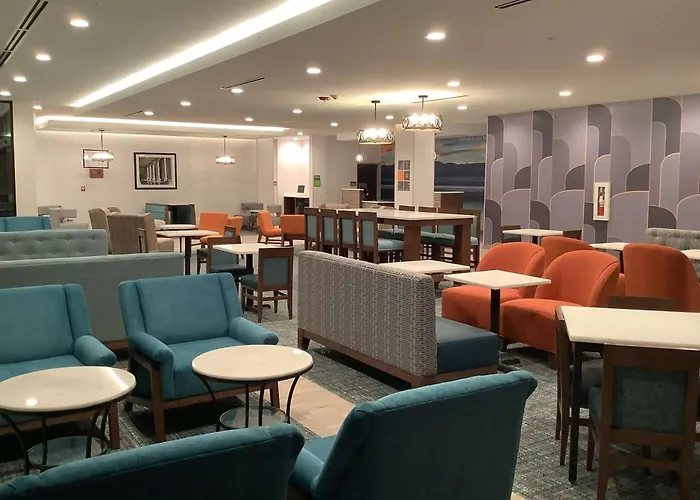 La Quinta Inn & Suites By Wyndham Littleton-Red Rocks