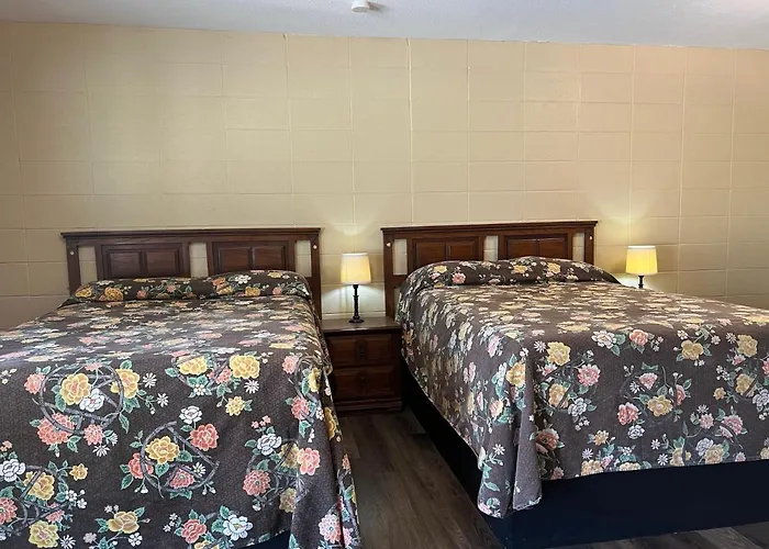 Driftwood Inn And Lodge By The Lake