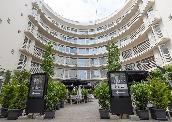 Parizs Garden Apartments