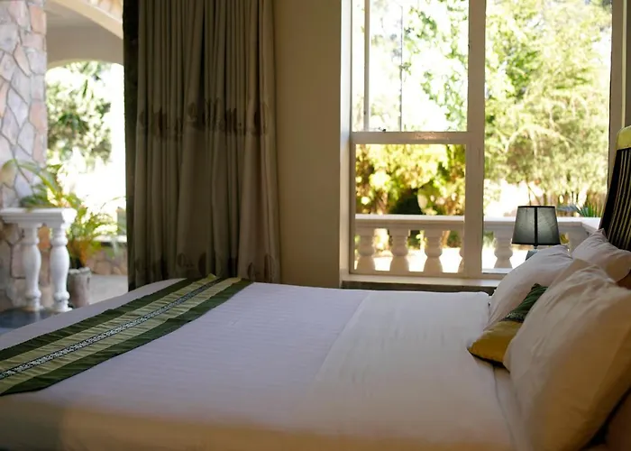 Entebbe Palm Hotel