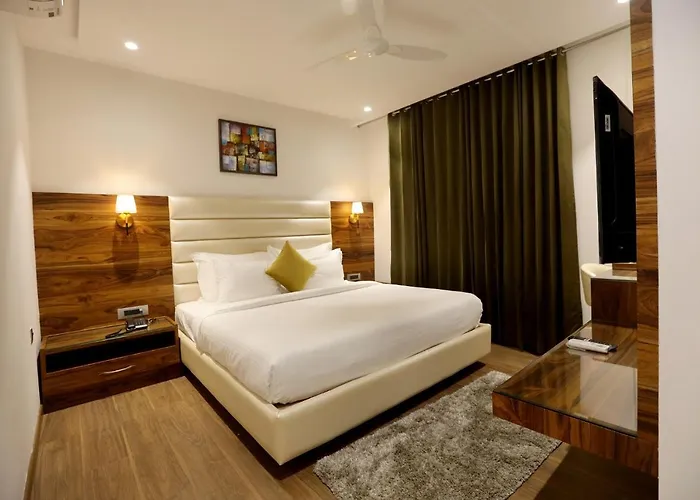 Royal Lalit Grand Hotel
