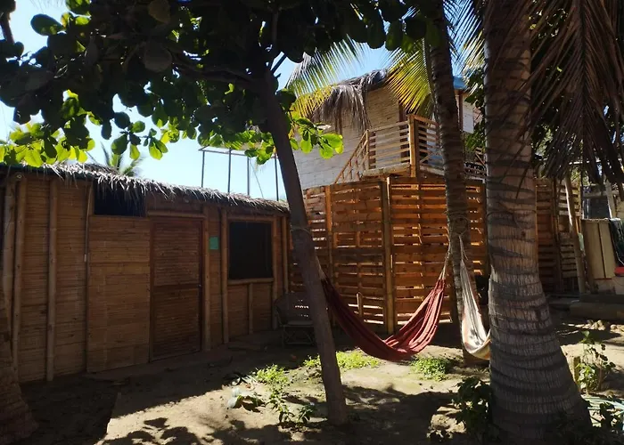 Los Almendros de Máncora