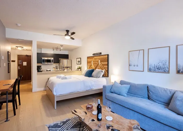 Bright Suite At Ski In/Out Glacier Lodge!