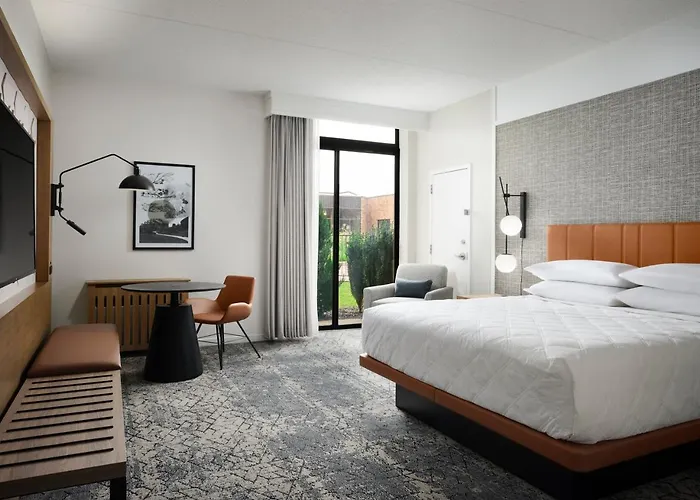 Sheraton Grand Rapids Airport Hotel
