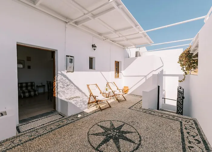 Arte Lindos Suites