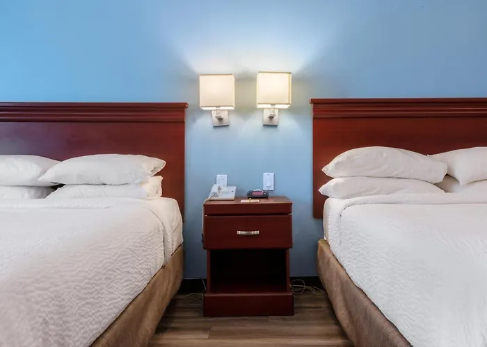Premier Inn & Suites - Downtown Hamilton