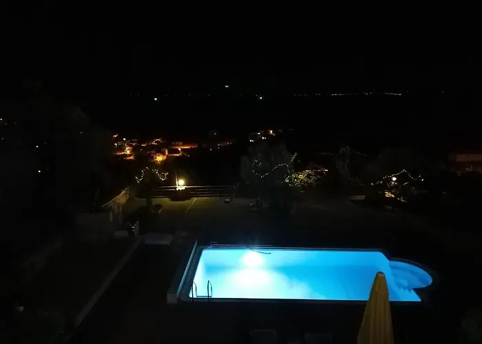Tas Avlu Butik Otel