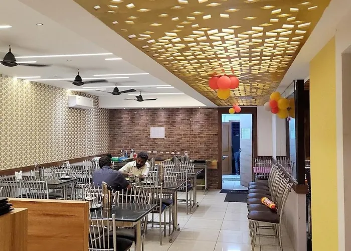 Sri Aadhish Grand Hotel