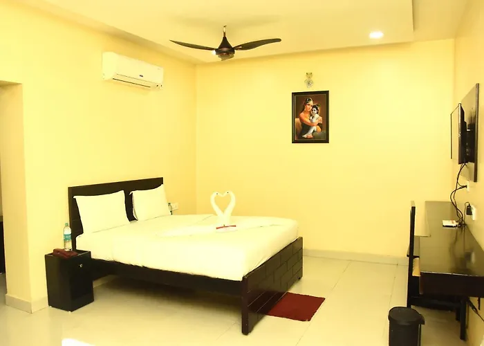 Temple Stay - Uma Residency And Guest House