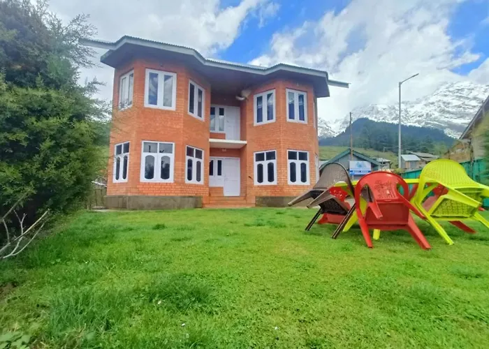 Kolahoi Heights Guest House
