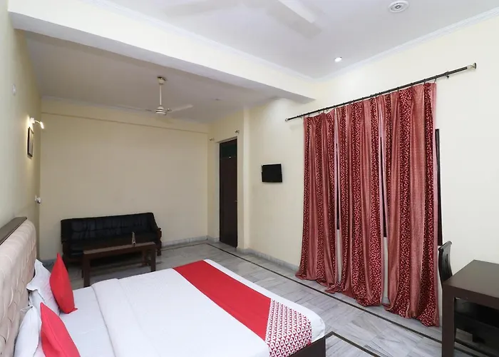 Oyo Hotel Ayaan