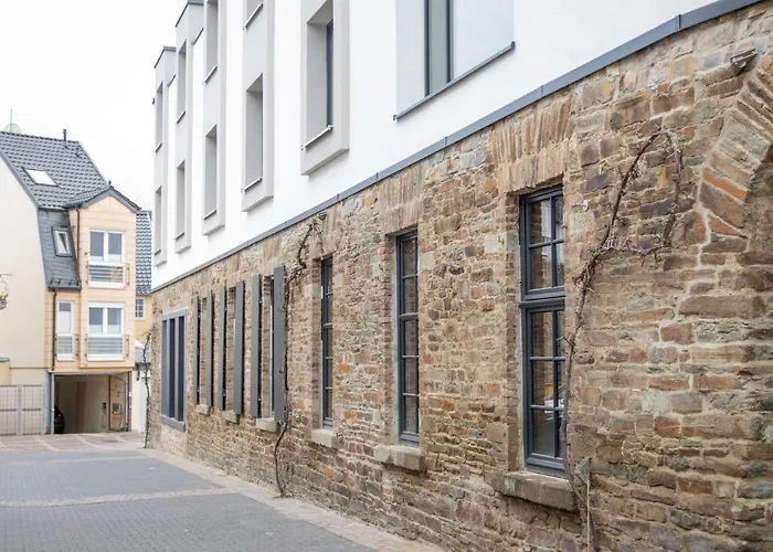 Boutiquehotel Burg Adenbach&Alter Weinbau