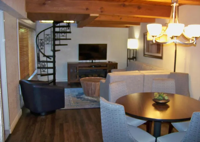 Sandstone Creek Club Condominiums