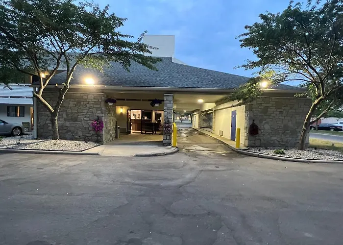 Americas Best Value Inn & Suites Monroe