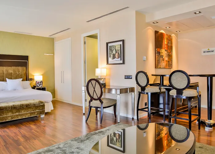 Hotel 525