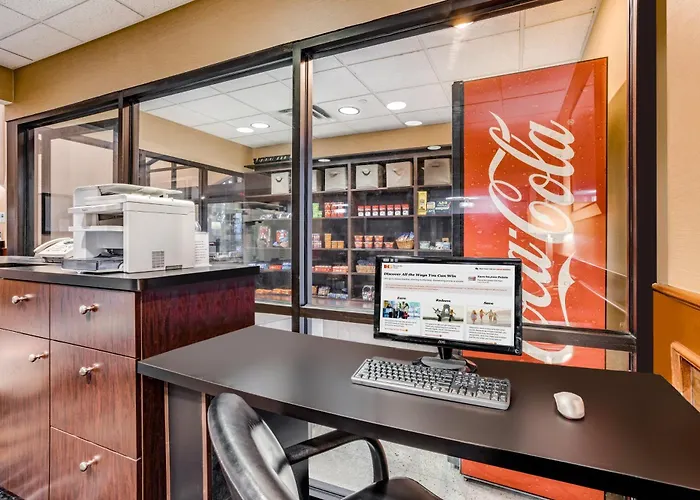 Holiday Inn Express & Suites Canton By Ihg