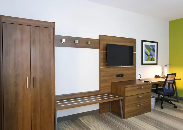 Holiday Inn Express & Suites - Houston Iah - Beltway 8 By Ihg