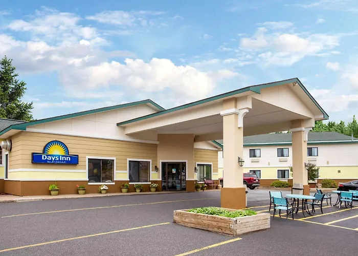 Days Inn By Wyndham Marquette