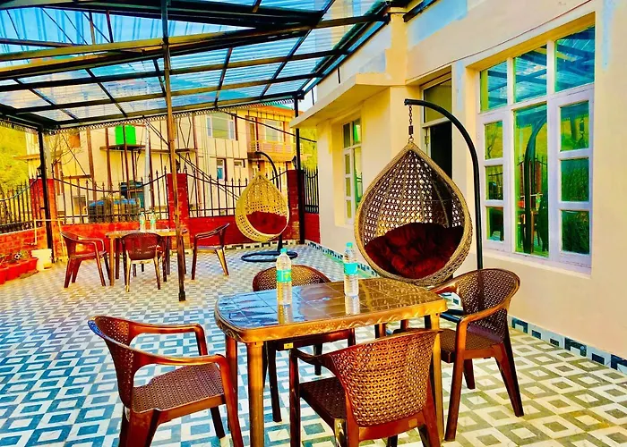 Staynest Mashobra With Balcony- A Peacefull Stay