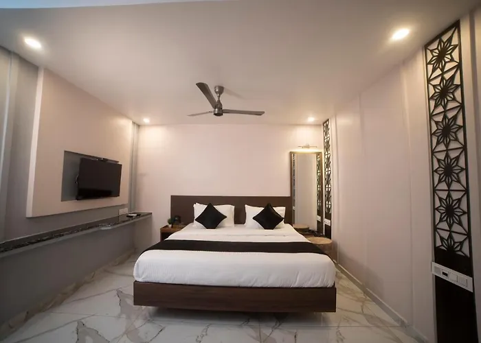 Murali Krishna Apart Hotel