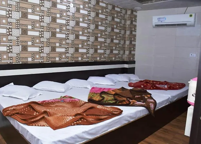Hotel Qadri 4 Min Distance From Dargah