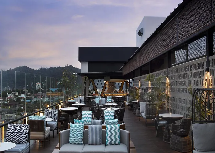 Hotel Santika Premiere Padang