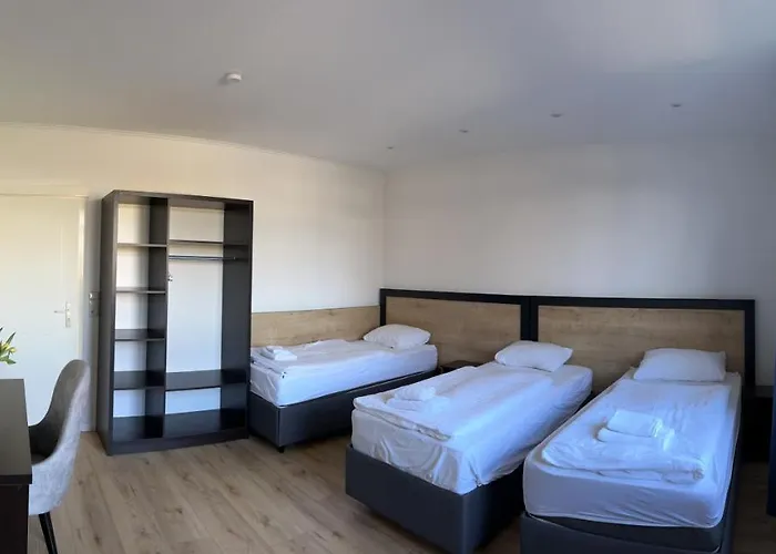 M & M Hotel