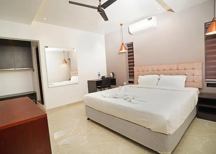 7 The Business Hotel