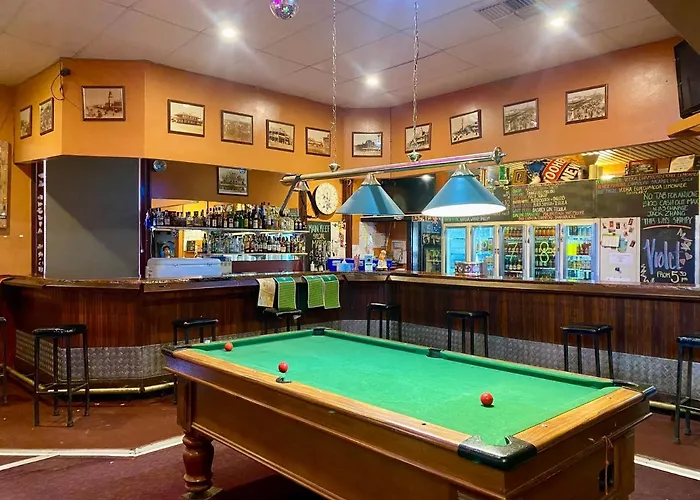 Main Reef Hotel