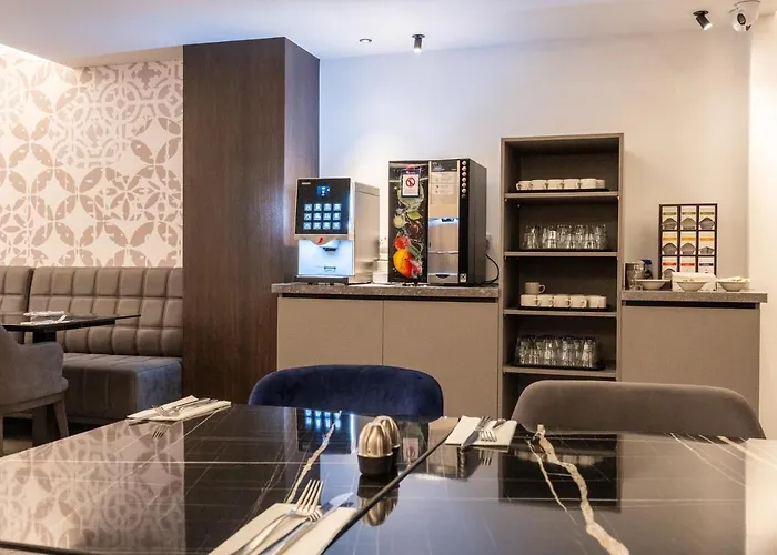 Alavits Hotel By St Hotels