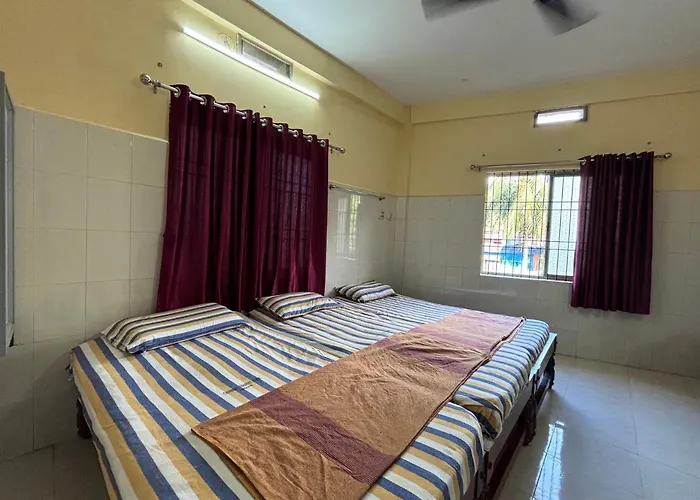 Chinmayi Tourist Home - Opposite To Temple Only 50 M