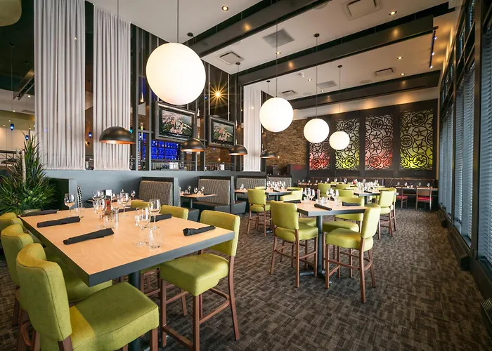 Acclaim Hotel by CLIQUE