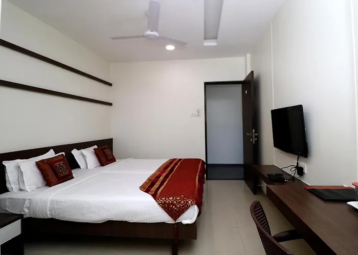 Hotel Girnar