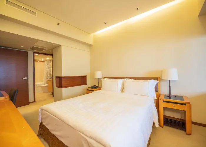 Shanghai Centre Serviced Apartment