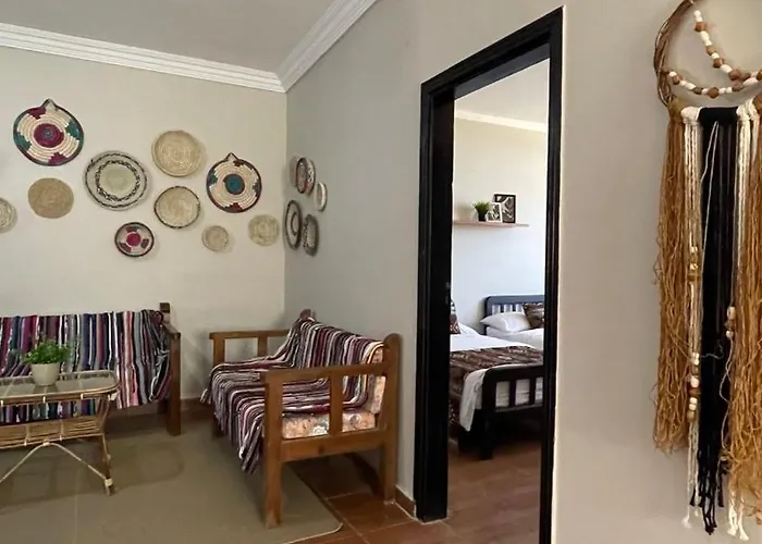 La Casa Budget